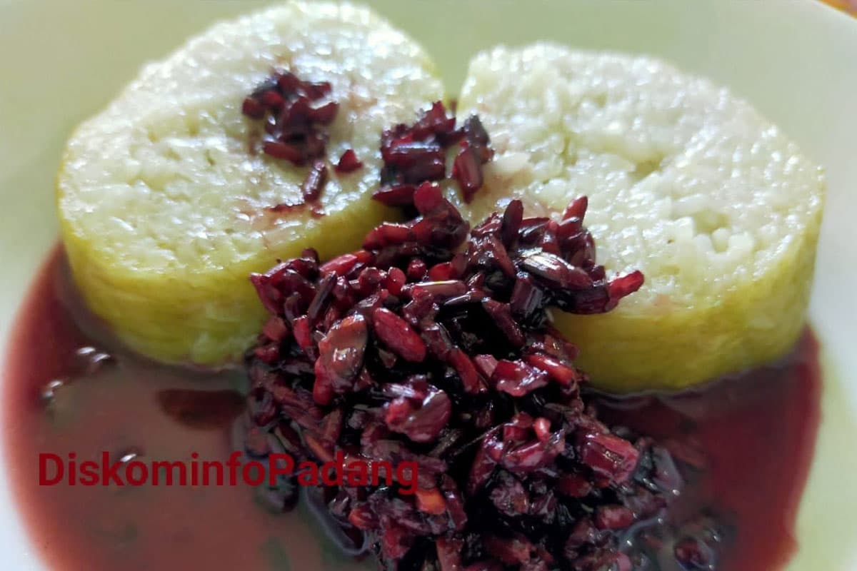 Buka Puasa dengan Lamang Tapai yang Menggugah Selera